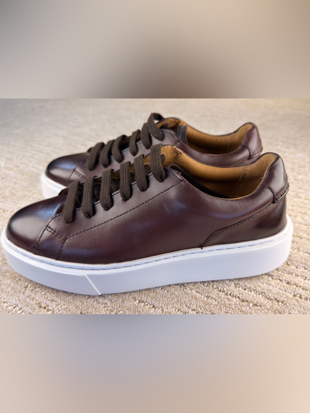 New Clarks Men's Hero Lite Lace-Up Sneakers Brown Leather, White Soles, Size 7